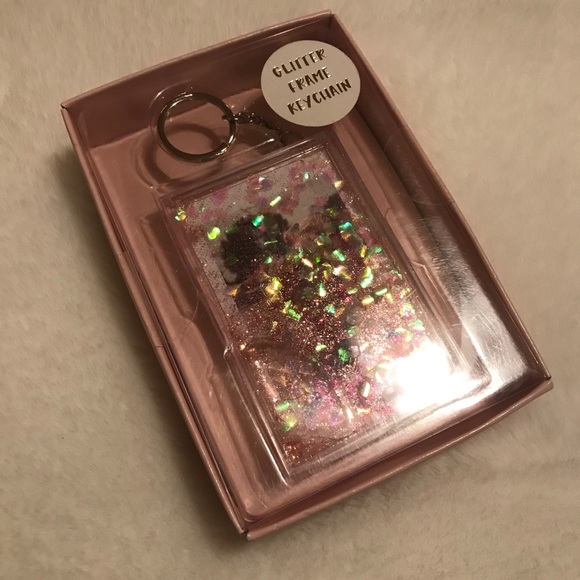 🆕 | 💗 GLITTER FRAME KEY CHAIN - Picture 3 of 3